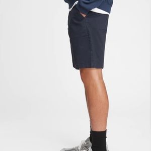 NWOT Gap 7” flat front short